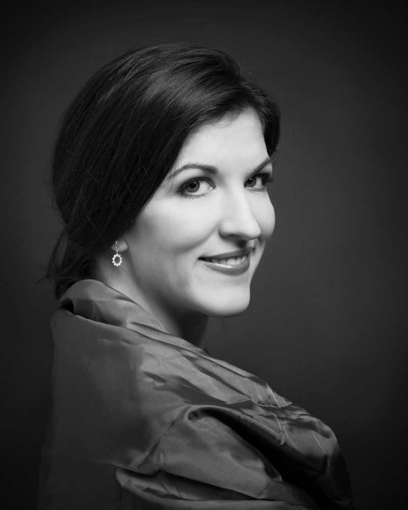 Monika Medek, Sopranistin, Saengerin